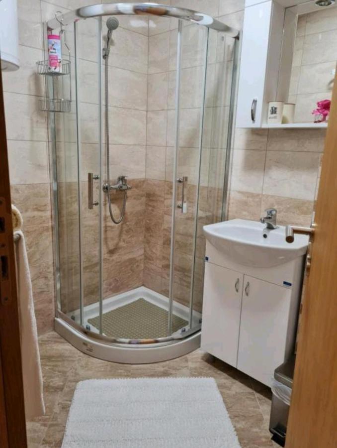 Apartman Tim Lux 1 Vrnjačka Banja Eksteriør billede